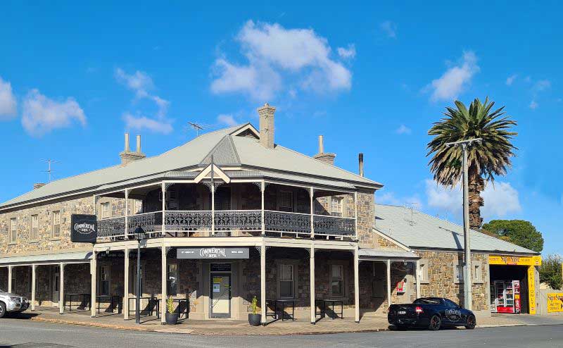 Commercial Window Cleaning for Commercial Hotel in Strathalbyn